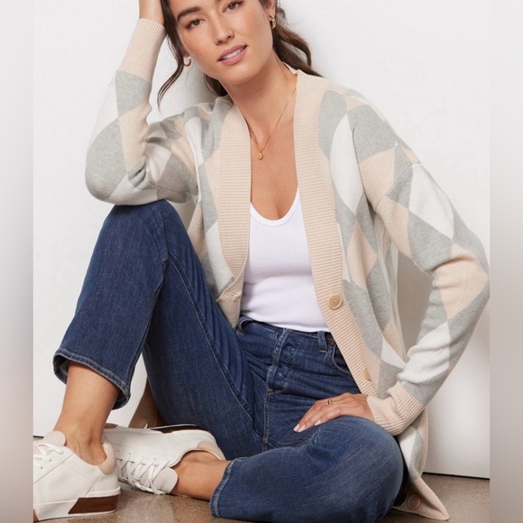 Evereve Argyle Pippa Cardigan - Picture 2 of 14